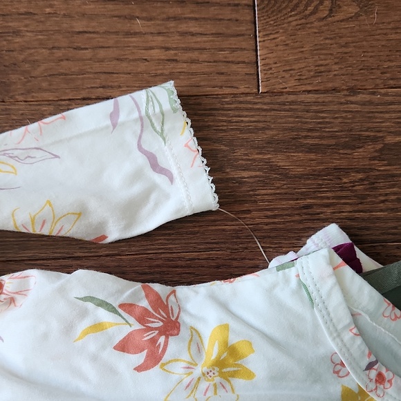 Carter's Girls Outfits - BNWT - Striped, Butterfly & Flowers Design - 9 Months - Picture 7 of 7